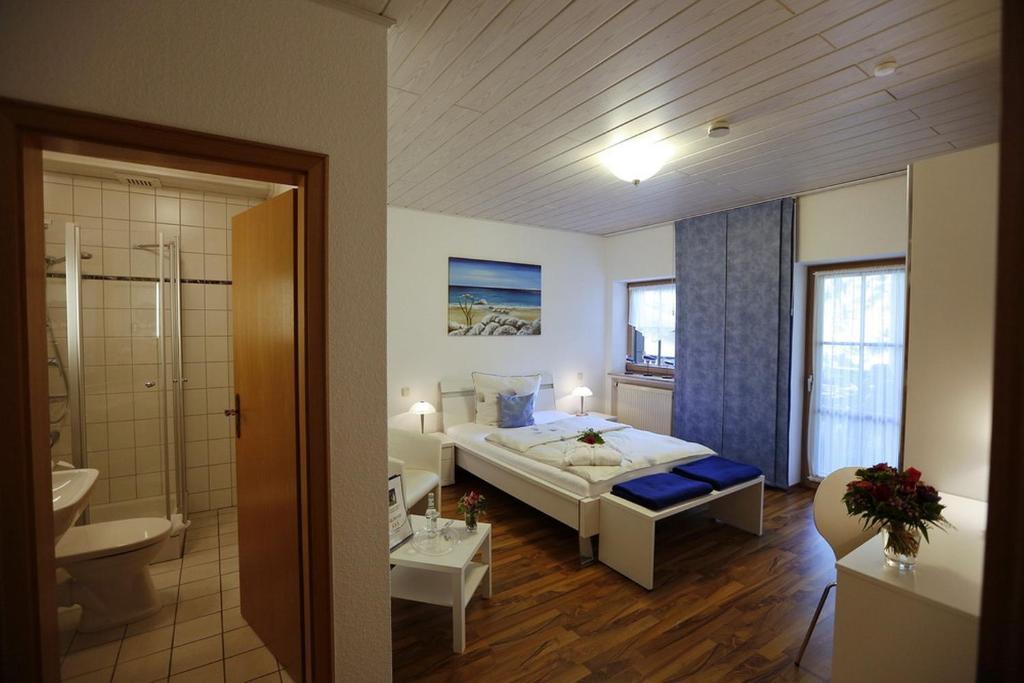 Landhotel Villa Moritz Garni Oberahr Стая снимка